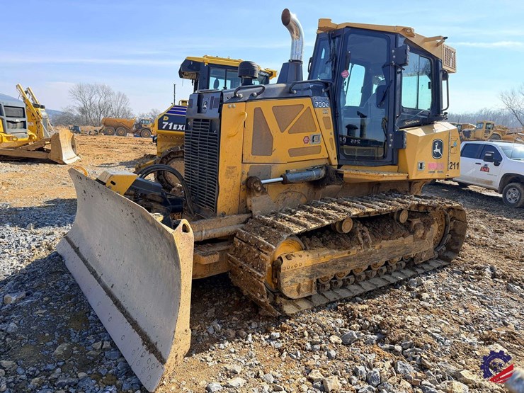 2017-deere-700k-xlt-image-1