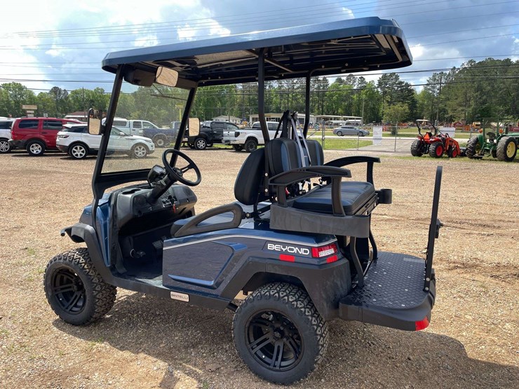 2023-bintelli-electric-golf-cart-w/-on-board-charger-(4.2-miles-showing)-image-2