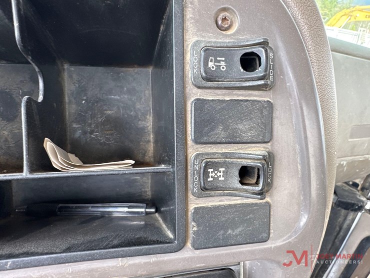 2001-mack-ch613-image-34