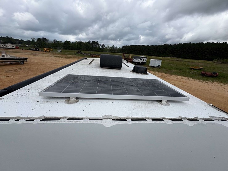 2022-forest-river-ibex-travel-trailer-w/-solar-power-system-image-9