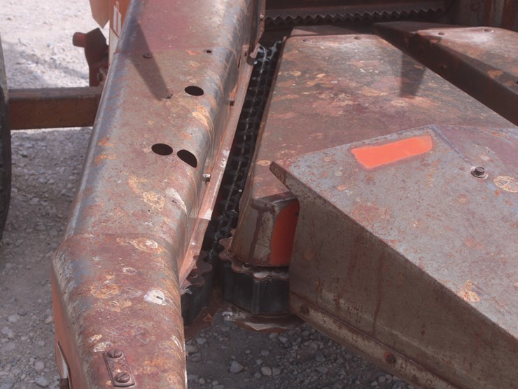 international-830-image-25