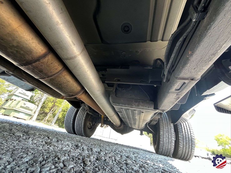 2015-gmc-3500-image-22