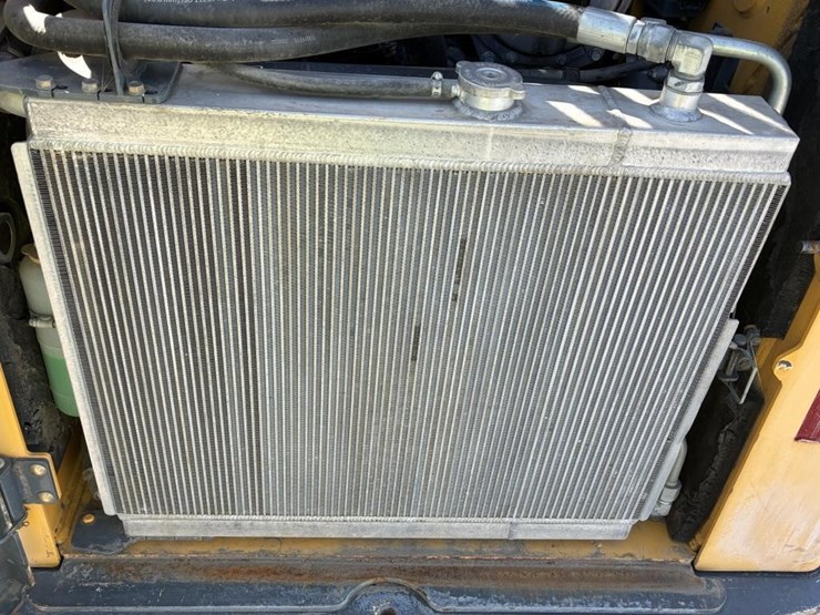 2018-gehl-rt165-image-23