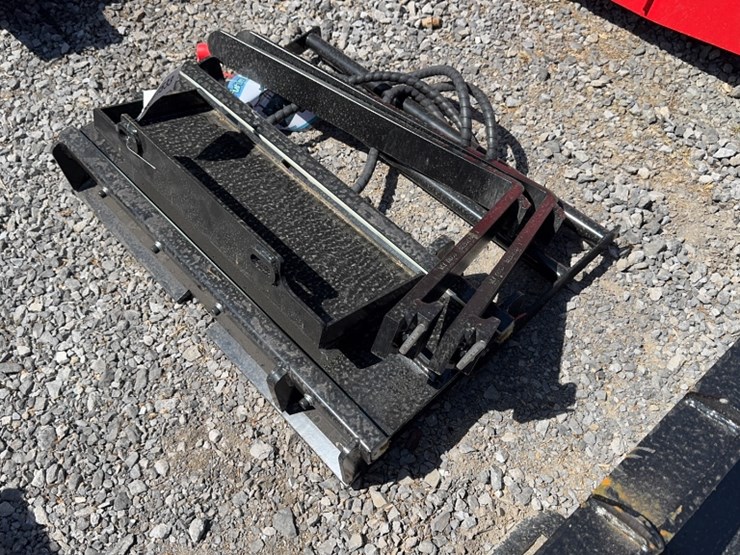 #6081-•-future-30"-dingo-pallet-forks-image-4