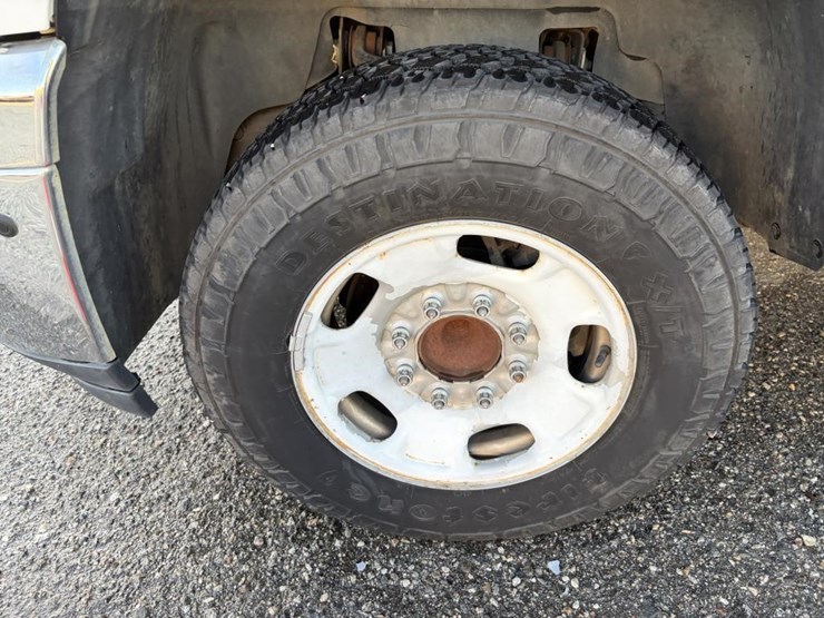 2013-chevrolet-2500-image-26