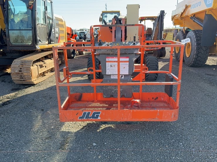 2013-jlg-450aj-image-2
