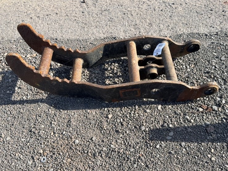 #2001-•-cat-excavator-thumb-image-2