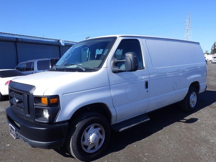 2008-ford-cargo-image-1