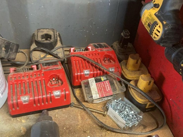 #106-•-tools-and-tool-chests-image-2