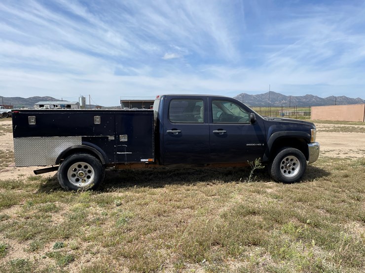 2009-chevrolet-2500-image-3