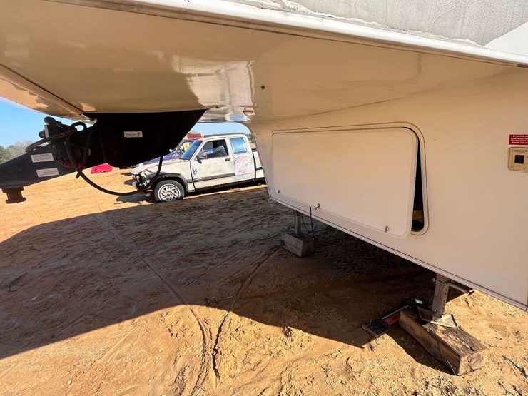 2008-keystone-laredo-265rl-5th-wheel-camper-image-7