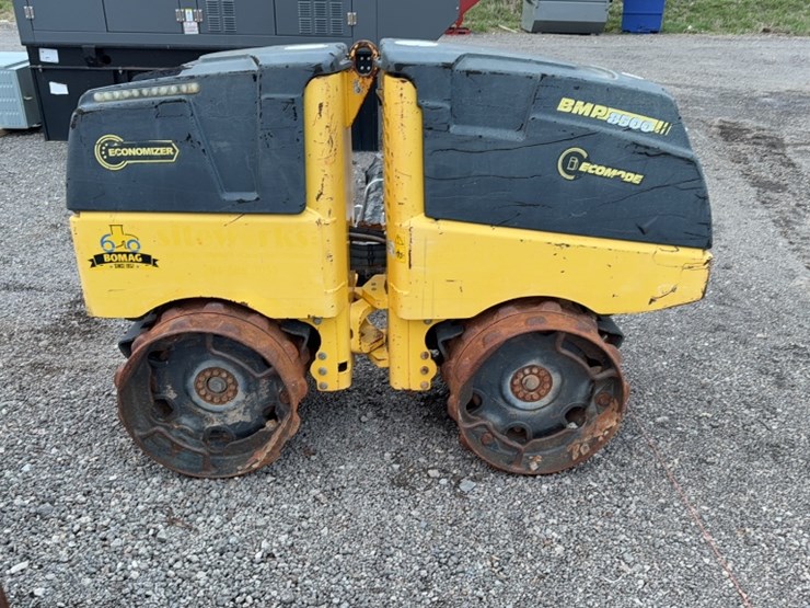 #2095-•-bomag-8500-trench-compactor-image-3