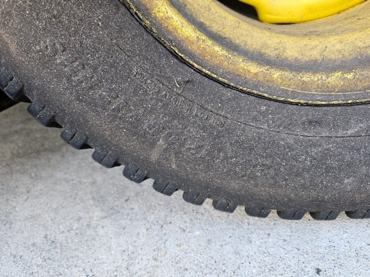 2014-john-deere-z925m-image-28