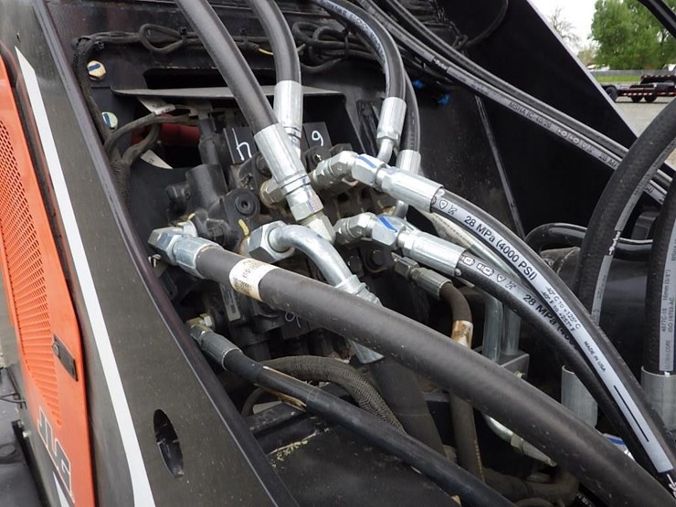 2024-sky-trak-6034-image-10