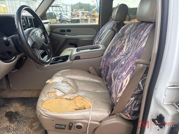 chevrolet-suburban-image-18