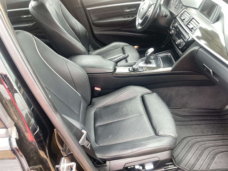 2016-bmw-328i-4-door-sedan-(112,946-miles)-image-18