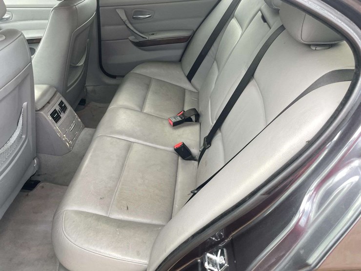 2006-bmw-325i-4-door-sedan-(178,642-miles)-image-14