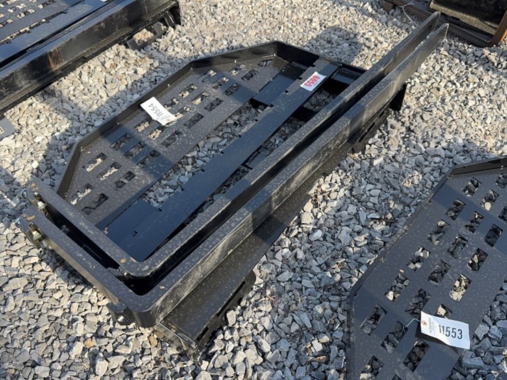 #6055-•-future-48"-skid-steer-pallet-forks-image-2