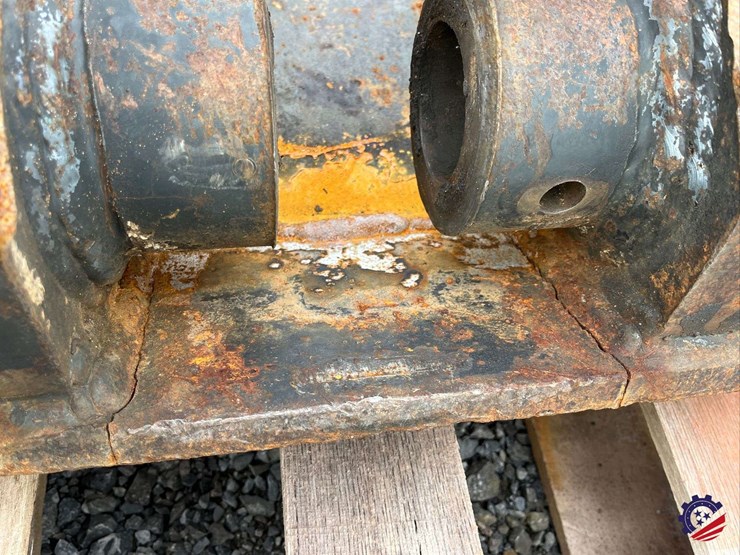 excavator-thumb-w/-hydraulic-cylinder-image-11