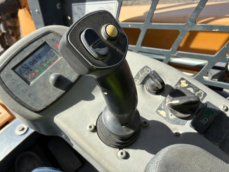 2012-mustang-2100rt-image-13