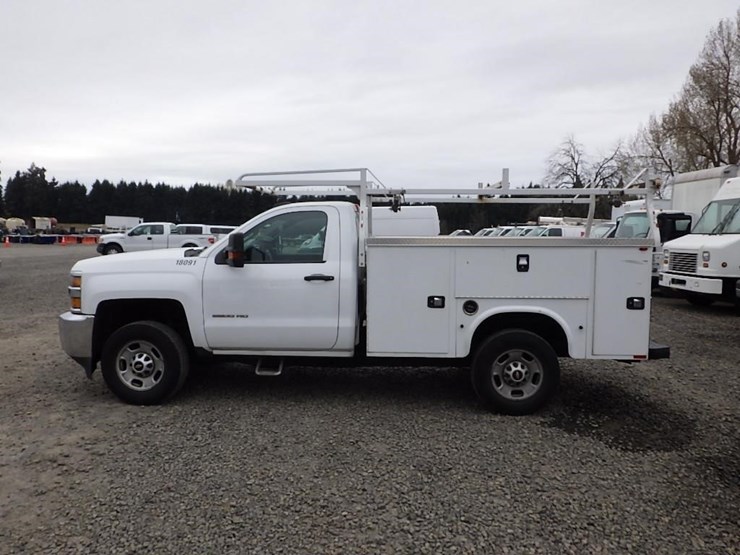 2017-chevrolet-2500-image-8