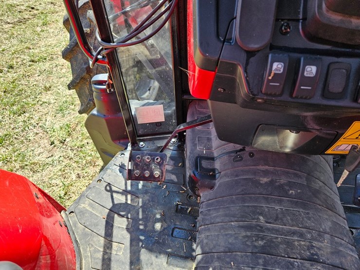 massey-ferguson-4710-image-36