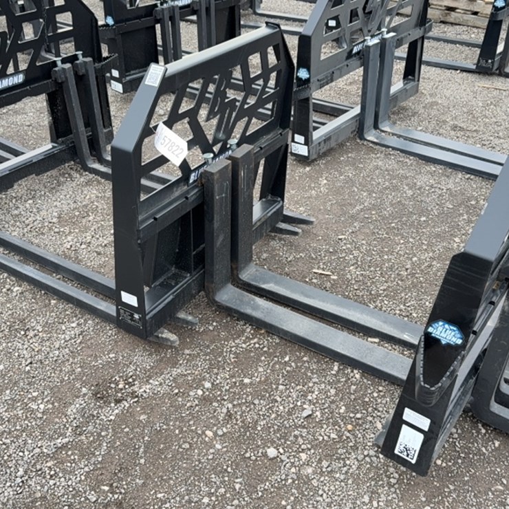 #2020 • BLUE DIAMOND 42" DINGO PALLET FORKS
