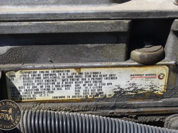 1999-volvo-vnl64t300-image-37