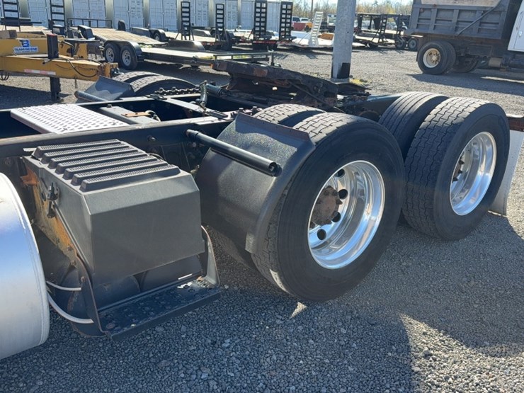 2007-international-8600-image-11