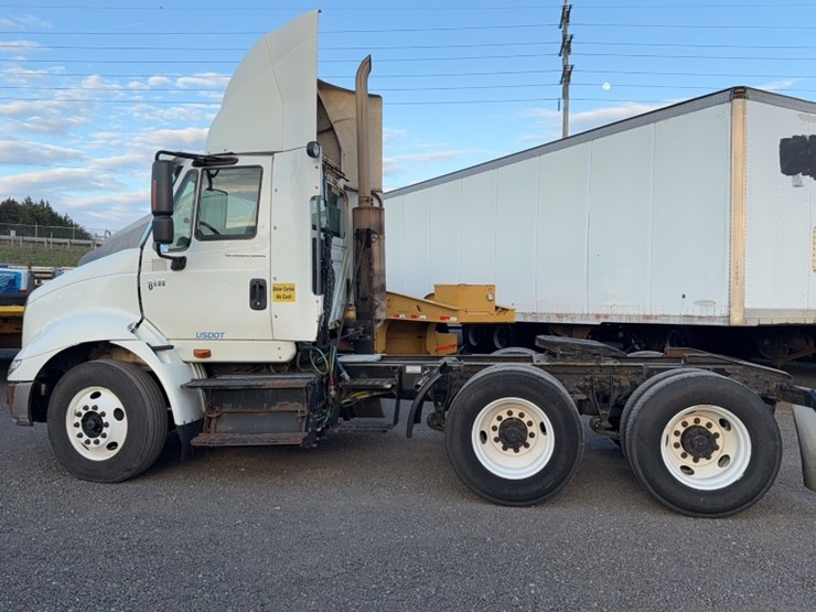 2007-international-8600-image-10