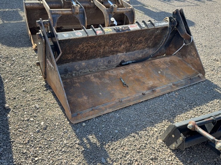 blue-diamond-4-image-2