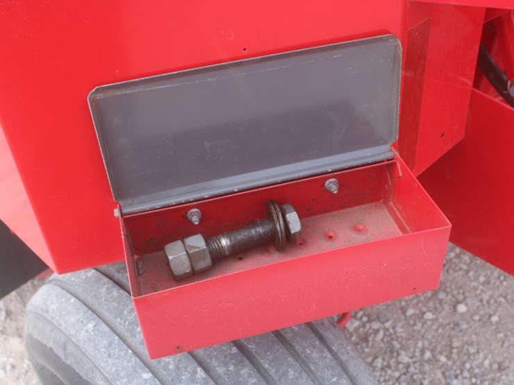 2015-massey-ferguson-1840-image-43