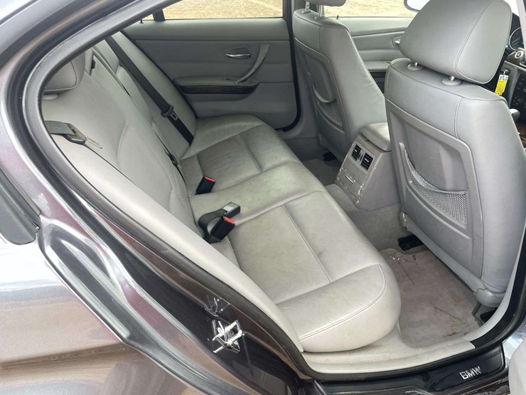 2006-bmw-325i-4-door-sedan-(178,642-miles)-image-16
