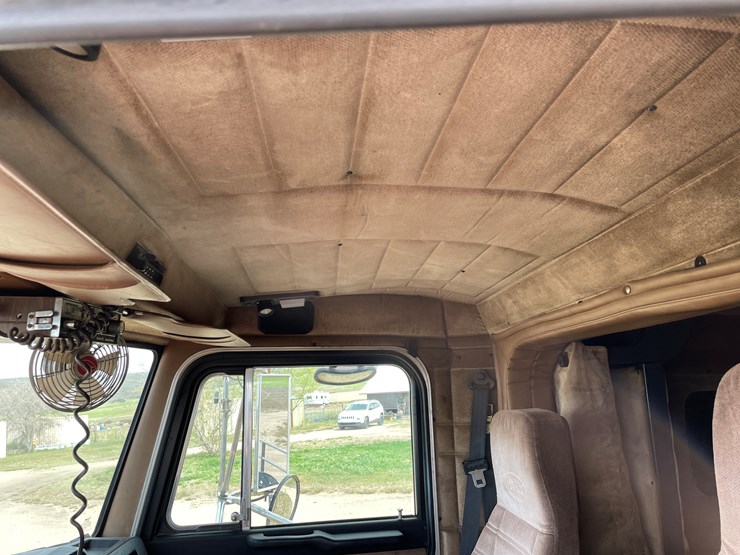 1998-peterbilt-378-image-64