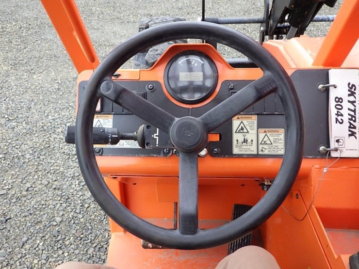 2018-jlg-8042-image-29