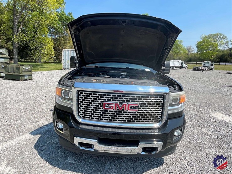 2015-gmc-3500-image-41