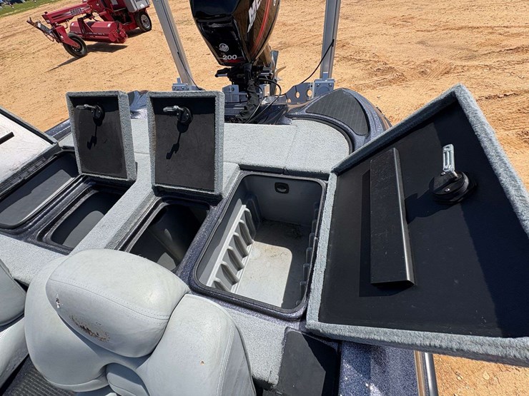 2005-triton-tr-196-w/-tandem-axle-boat-trailer-image-31