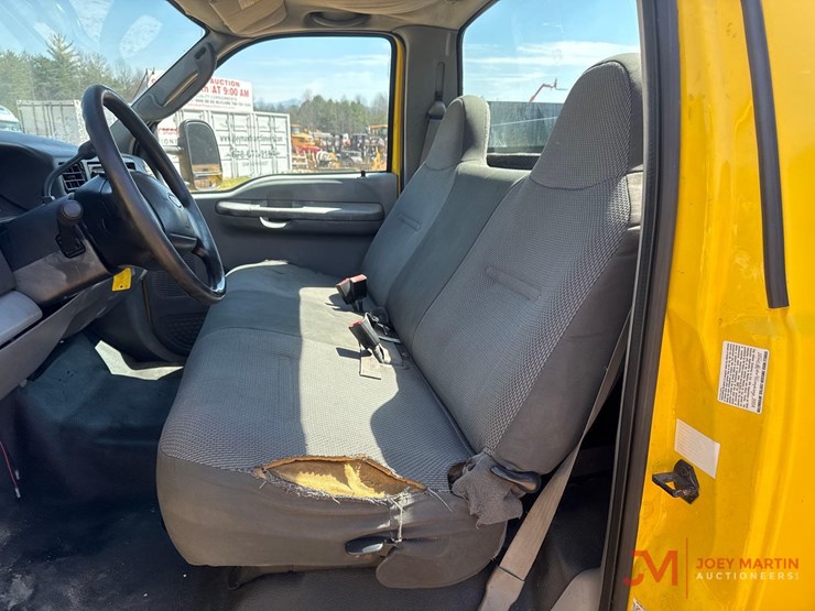 2004-ford-f550-xl-image-14