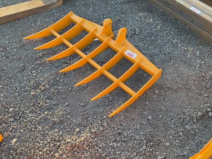 caterpillar-303-image-2