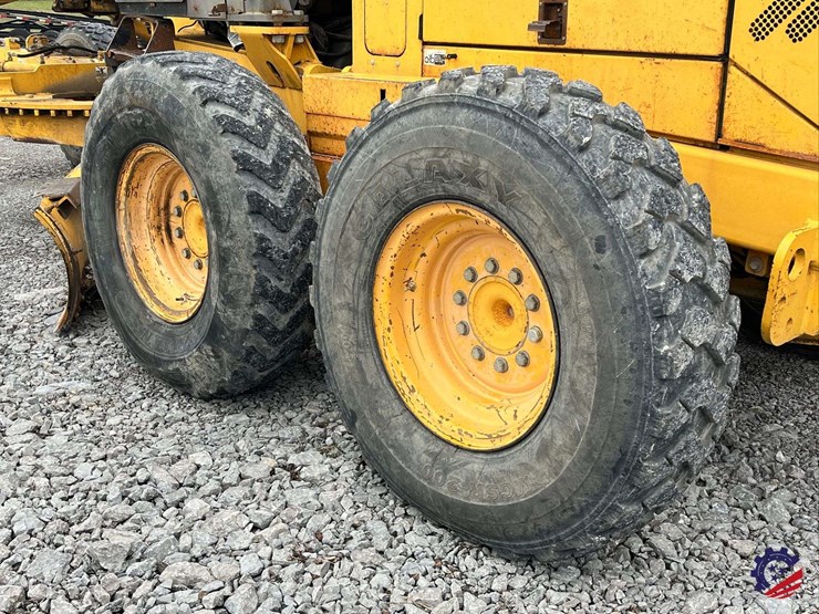 2003-volvo-g710b-image-10