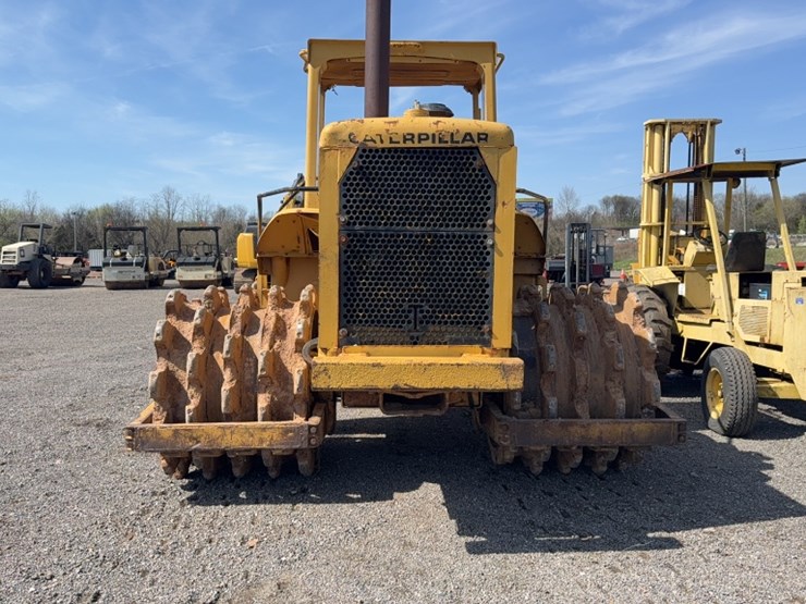 caterpillar-815-image-11