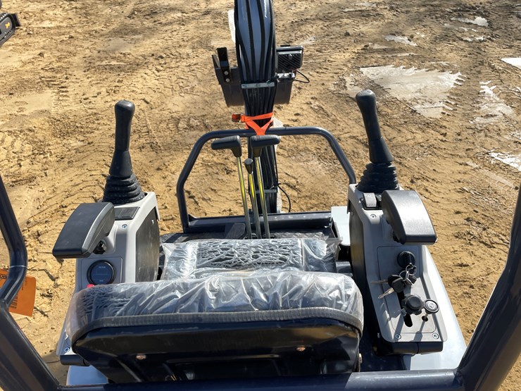 #1033-•-new-ats-me18-mini-excavator-image-12