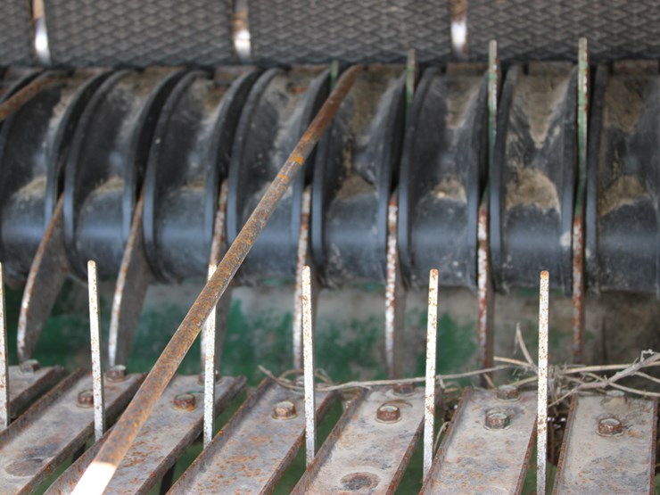 2022-john-deere-560r-image-22