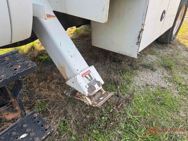 2006-ford-f750-xl-image-8