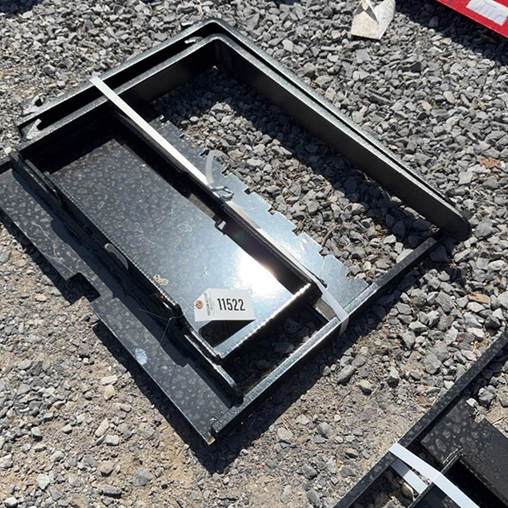 #6065 • FUTURE 30" DINGO PALLET FORKS