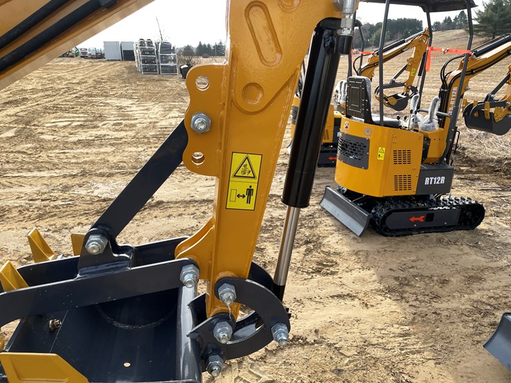 #1039-•-new-ats-rt12r-mini-excavator-image-25