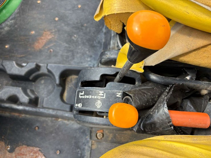 john-deere-gator-image-14