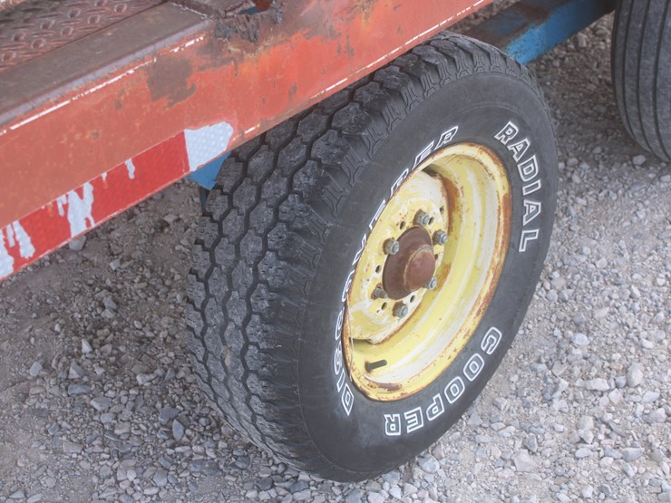 #1054-•-prairie-built-double-hopper-seed-tender-image-17