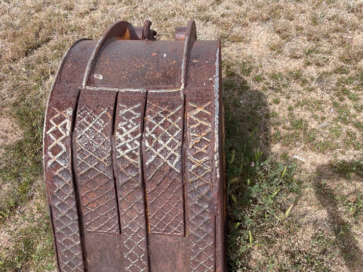 #4070-•-excavator-bucket-image-10