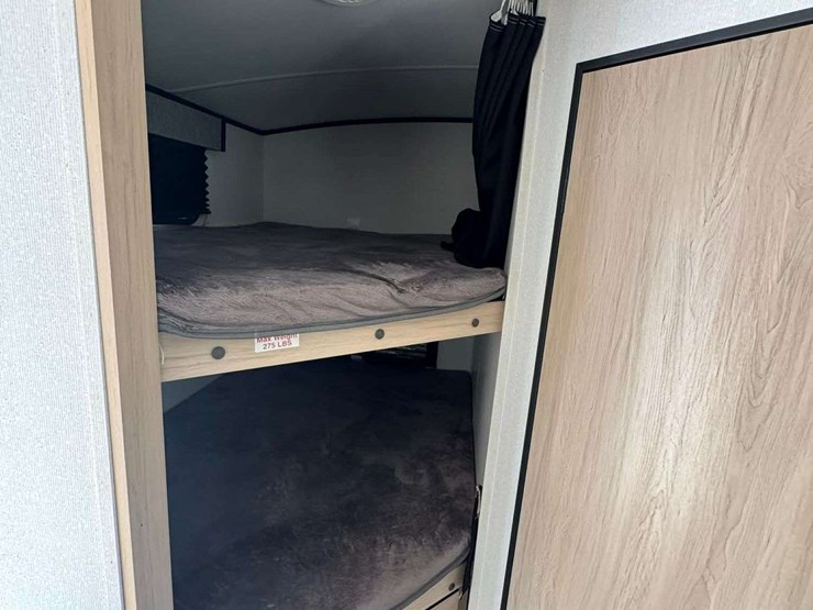2021-radiance-28bh-bumper-pull-camper---bunks-image-37